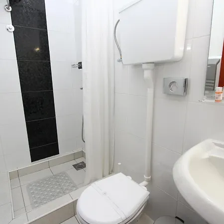 Guesthouse Villa Inn Гостевой дом 4*