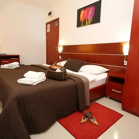 Guesthouse Villa Inn 4* Суботица